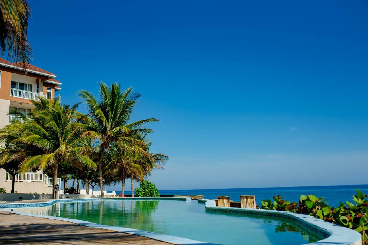Ocho Rios Penthouse At Whispering Seasアパートメント エクステリア 写真